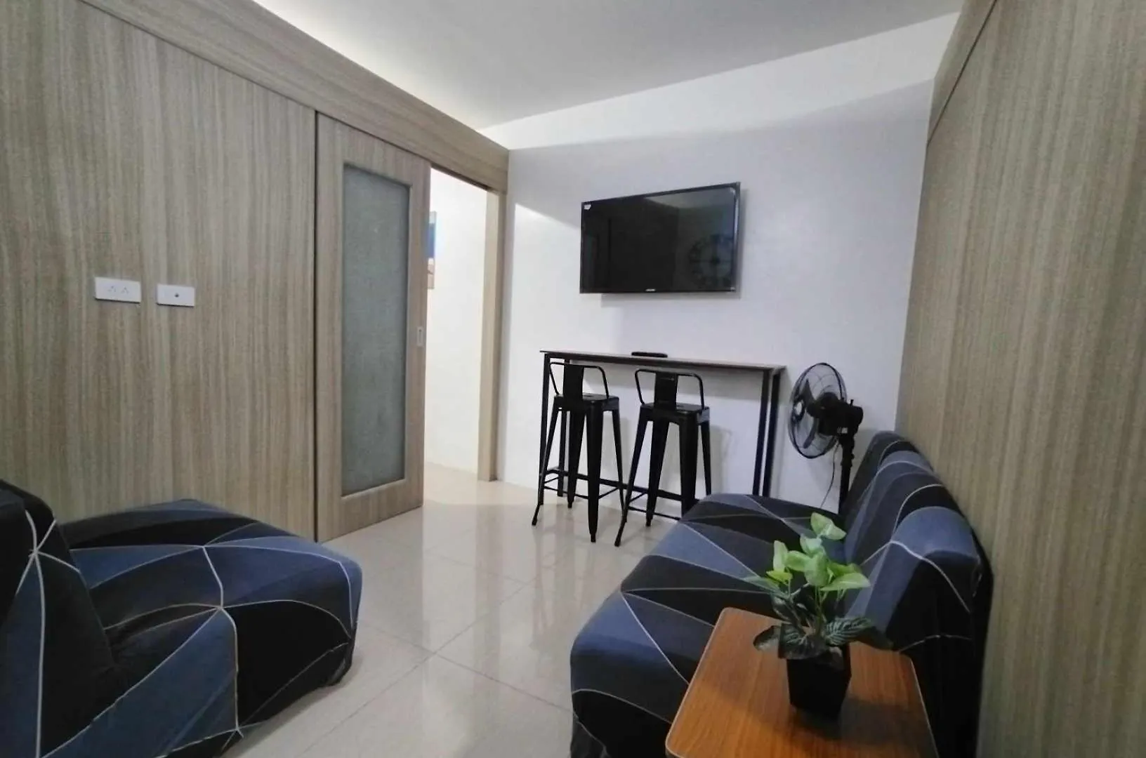 Apartment Shore 1 Residences - 2 Bedroom With Pool View Near Moa And Naia Manila