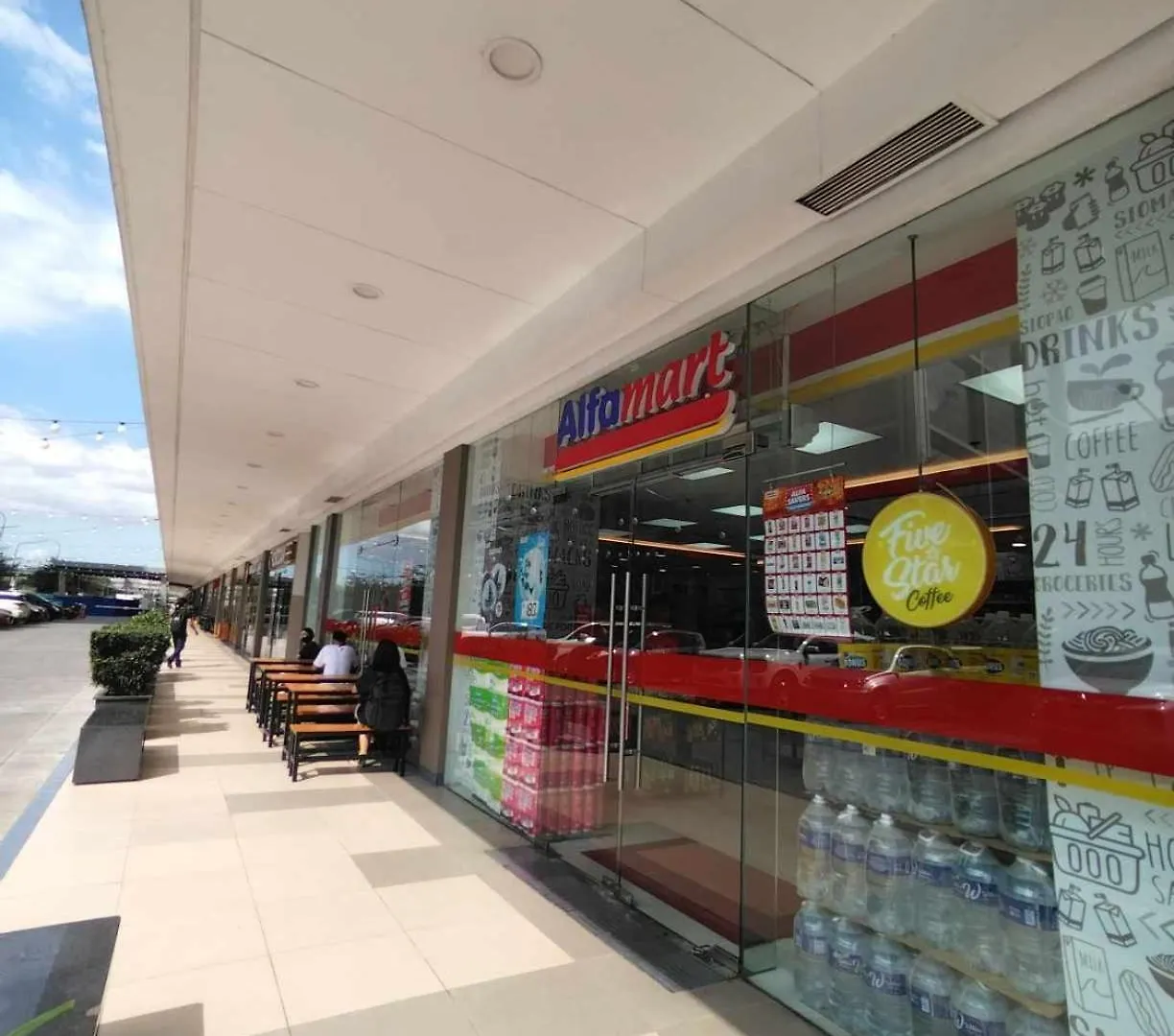 Apartment Shore 1 Residences - 2 Bedroom With Pool View Near Moa And Naia Manila